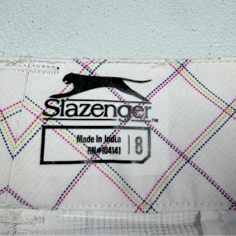 Slazenger‎ Shorts Womens 8 White Knee Length Golf Shorts Pink Logo